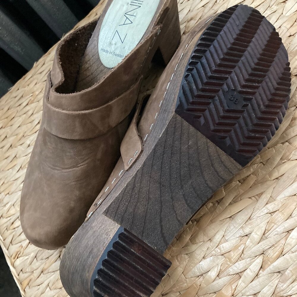 Nina Z Clogs - Picture 2 of 2